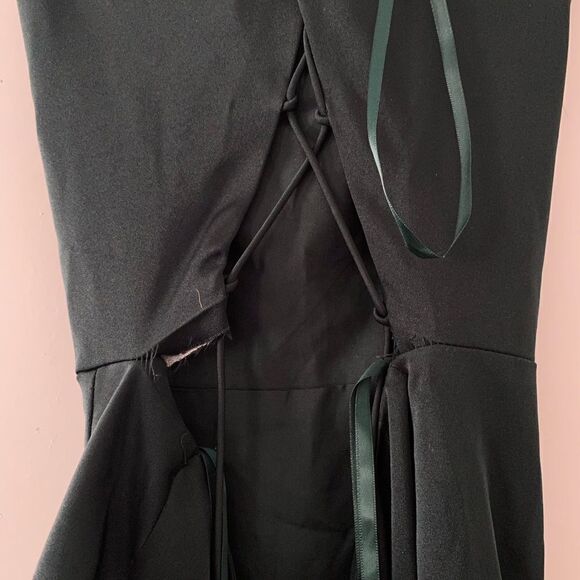 La Femme Lace-Up Open Back Ruffle  Prom Dress - Picture 4 of 7